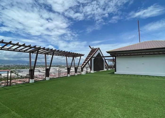 Royal Ocean Crest Mactan Near Airport With Pool View Lapu-Lapu City
